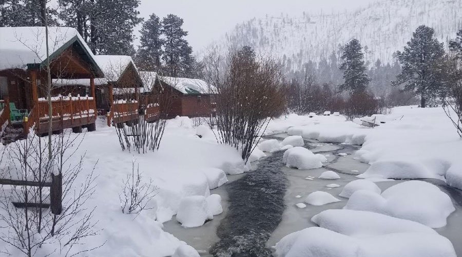 Photos 30" of Snow blankets Greer ahead of Spring Break Greer Lodge